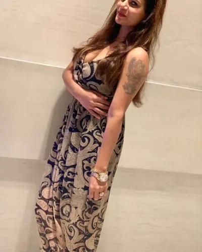 Savar Kundla Escort